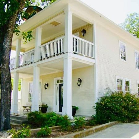 Emigrant'S Inn Fredericksburg Exterior photo
